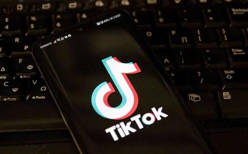 Tiktok Users Share Workplace Communication Skills, Career Development 